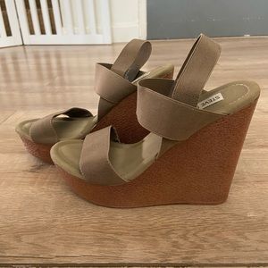 Steve Madden Olive Green Wedges size 7.5m